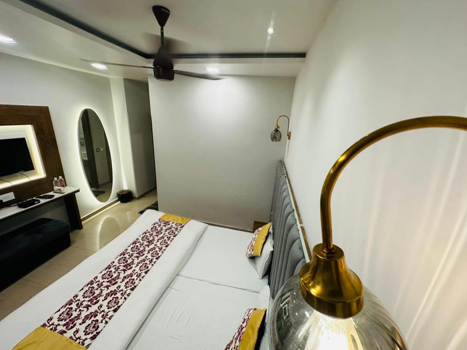 Hotel Deva Inn Varanasi Exterior photo